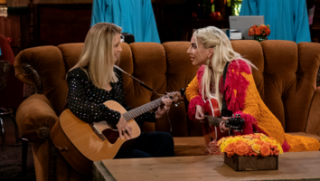 'Friends' Reunion: Lady Gaga Has the Ultimate Fangirl Moment, Singing 'Smelly Cat' With Lisa Kudrow
